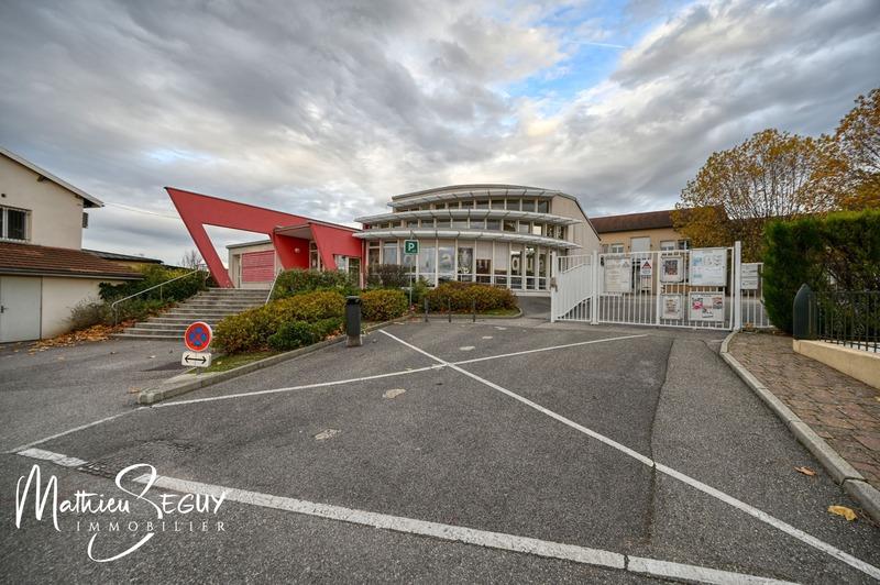 Terrain constructible - 1 617 m²