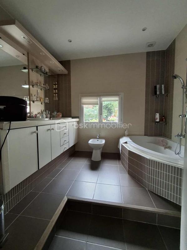 Maison - 163 m² - 6 pièces