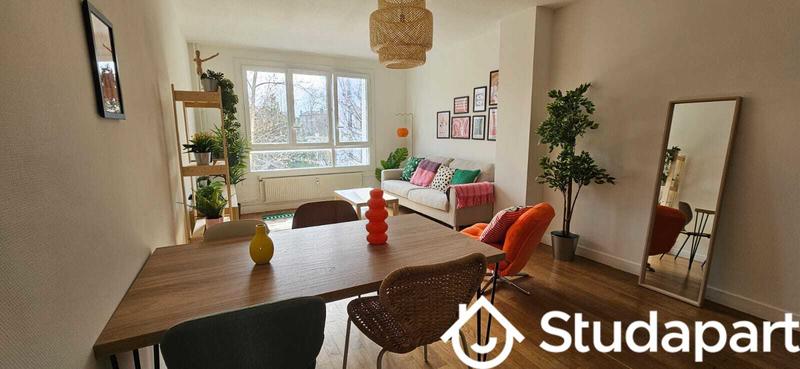 Chambre - 10 m² - 1 pièce