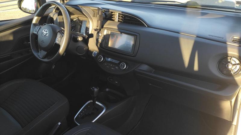 Toyota Yaris 1.5 Vvt-i 100 Hybride Cvt Dynamic - Automatique