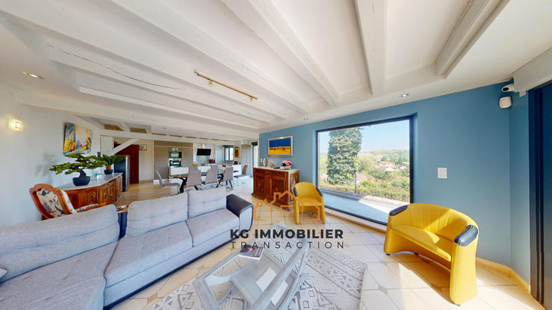 Maison - 370 m² - 15 pièces