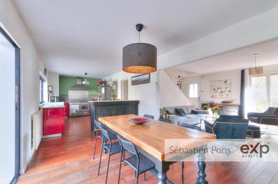 Maison - 177 m² - 7 pièces