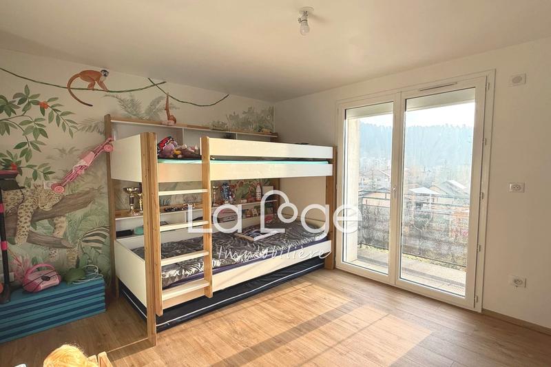 Appartement - 80 m² - 3 pièces