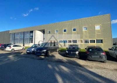 Entrepôt - 1 635 m²