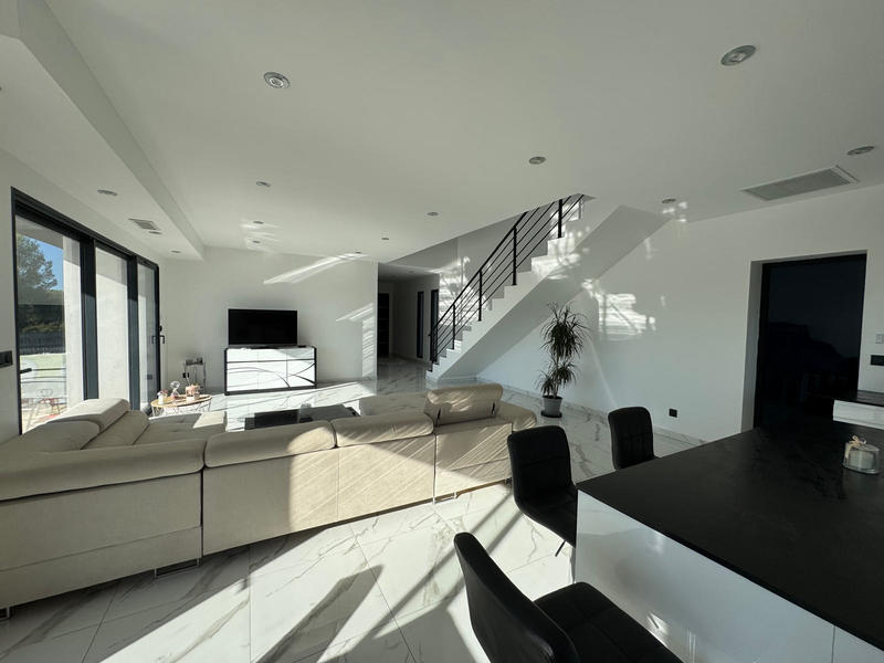 Maison - 190 m² - 6 pièces