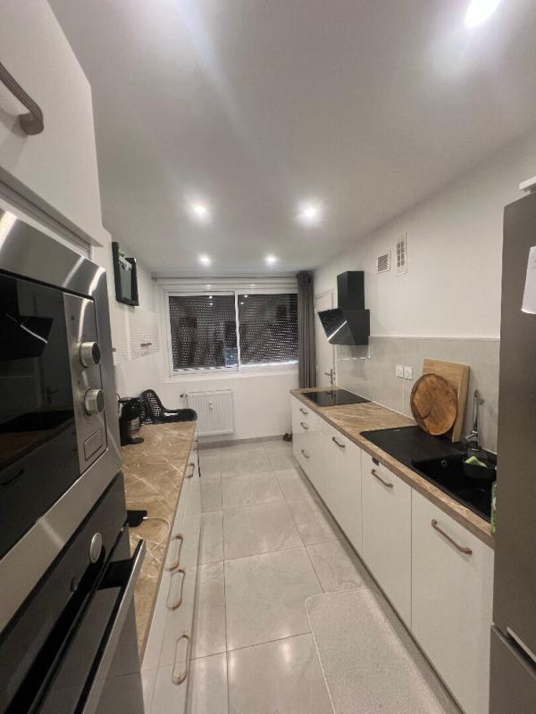 Appartement - 92 m² - 5 pièces