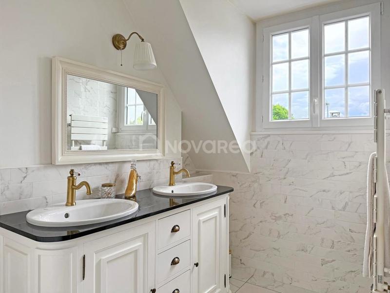 Maison - 190 m² - 6 pièces