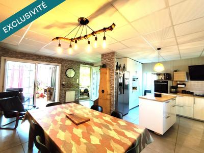 Maison - 210 m² - 8 pièces