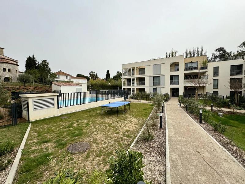 Studio - 30 m² - 1 pièce