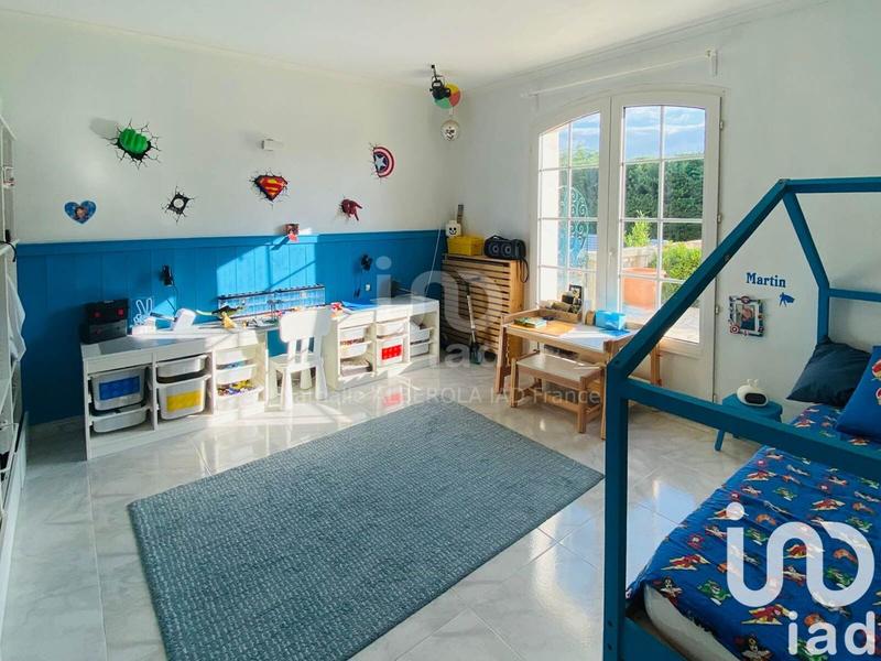 Maison - 221 m² - 7 pièces