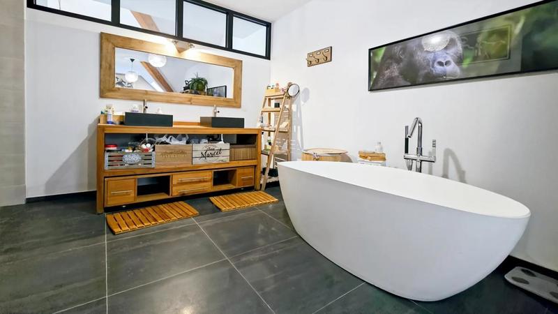 Loft - 169 m² - 4 pièces