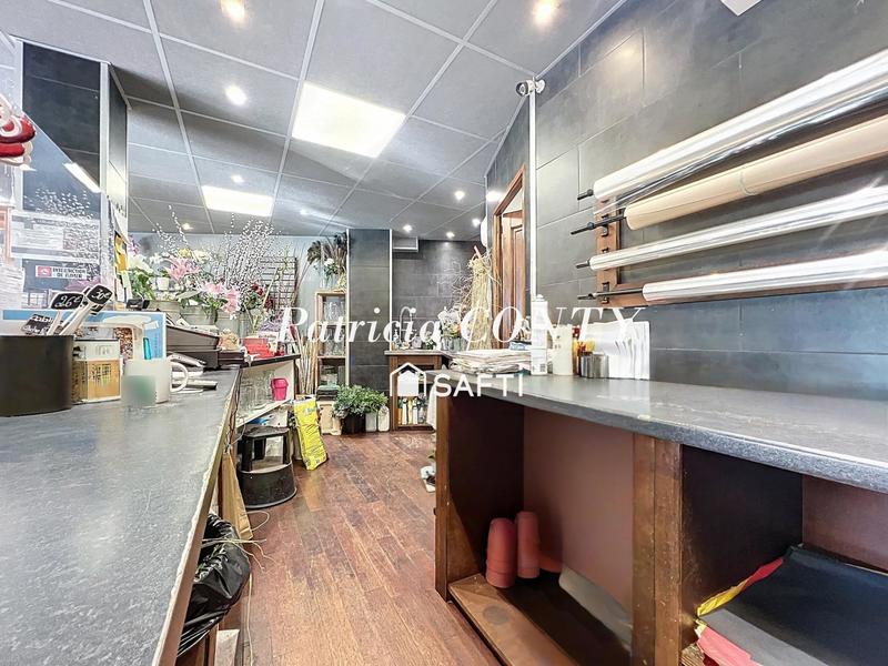 Local commercial - 72 m² - 4 pièces