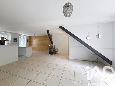 Maison - 201 m² - 7 pièces