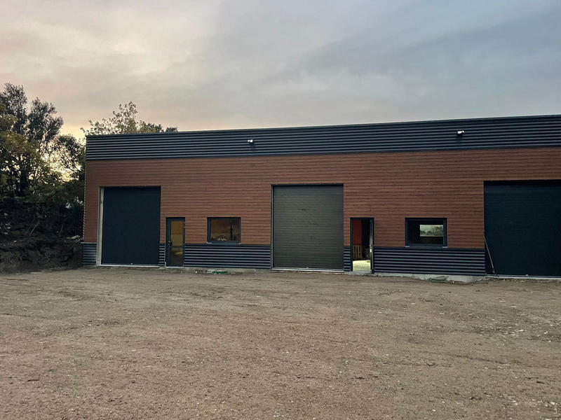 Maison - 550 m² - 4 pièces