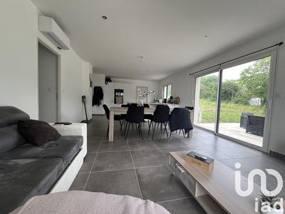 Maison - 92 m² - 5 pièces