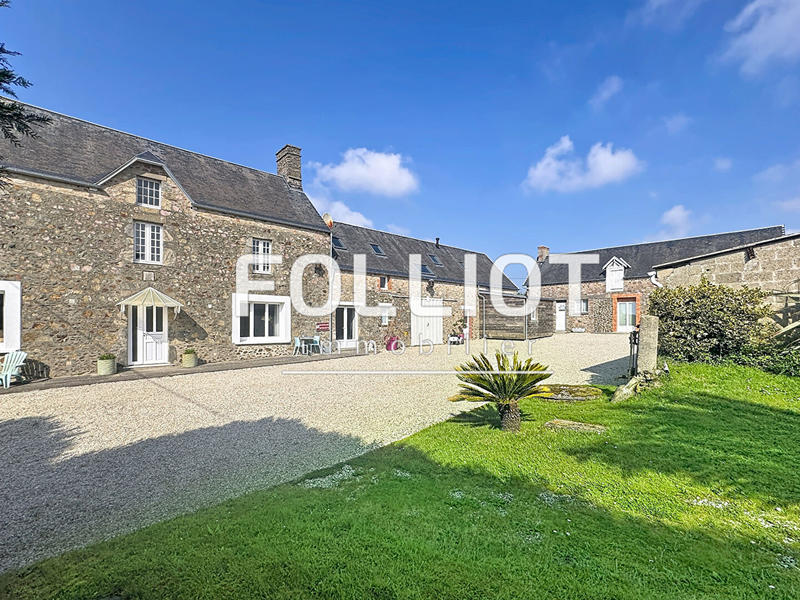 Maison - 300 m² - 8 pièces