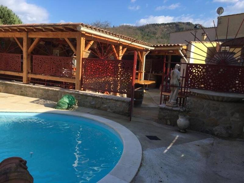 Local commercial - 200 m² - 4 pièces