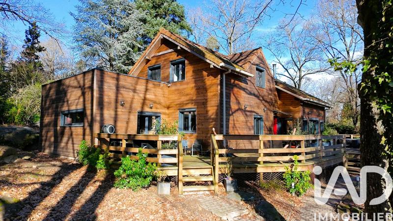 Maison - 185 m² - 8 pièces