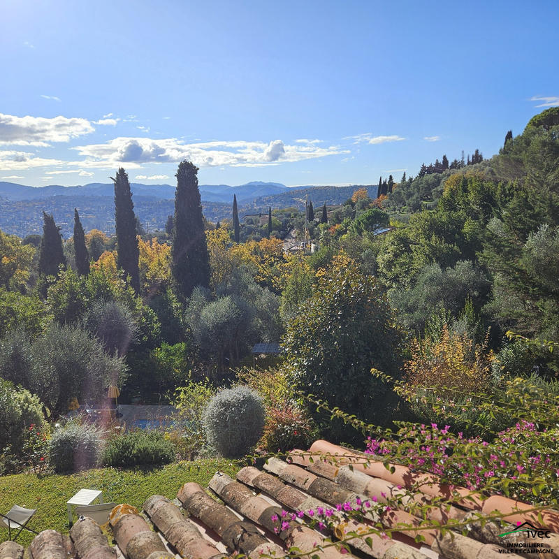 Maison - 205 m² - 6 pièces