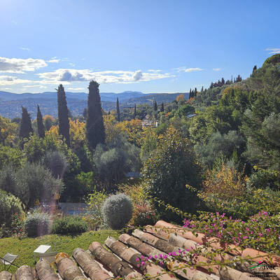 Maison - 180 m² - 6 pièces