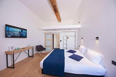 Château - 3 570 m² - 99 pièces