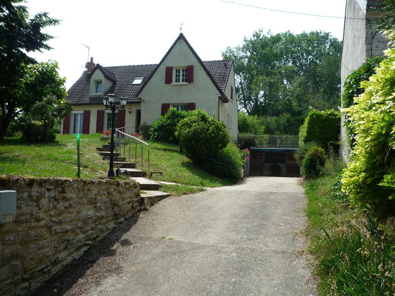 Maison - 185 m² - 10 pièces