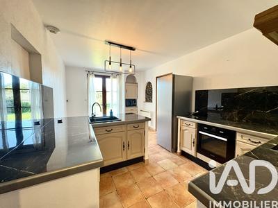 Maison - 166 m² - 8 pièces