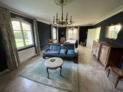 Maison - 300 m² - 12 pièces