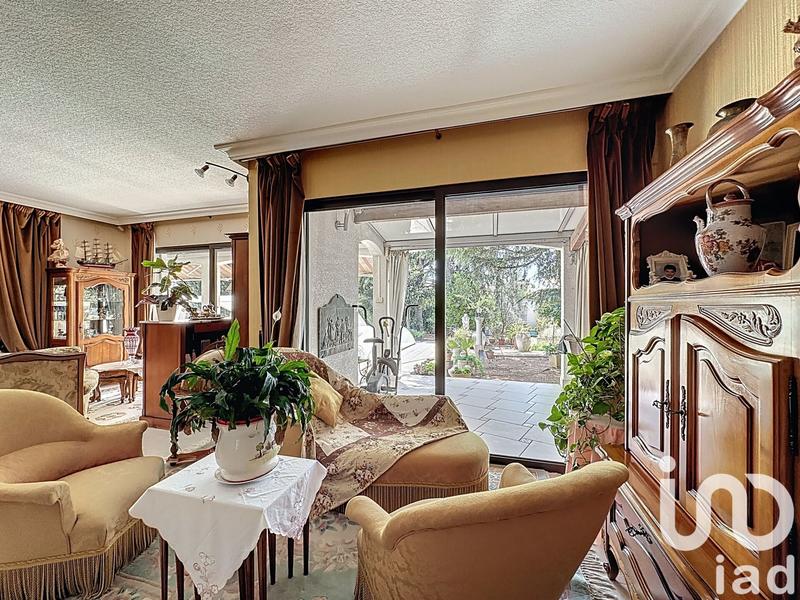 Maison - 227 m² - 8 pièces