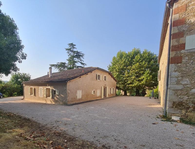 Maison - 230 m² - 6 pièces