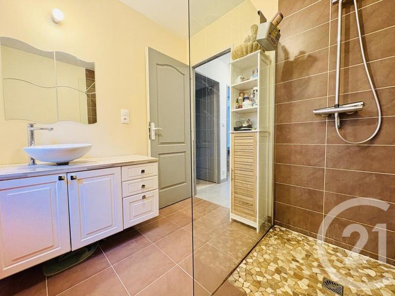 Pavillon - 137 m² - 7 pièces