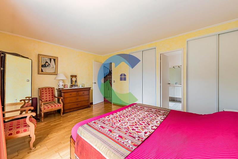 Maison - 170 m² - 7 pièces