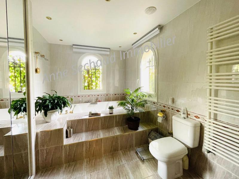 Maison - 203 m² - 5 pièces