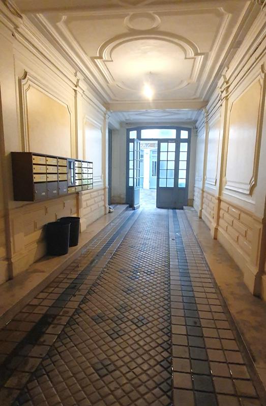 Local commercial - 45 m² - 2 pièces