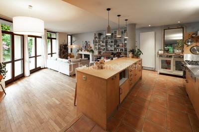 Maison - 180 m² - 8 pièces