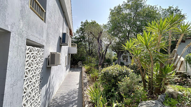 Villa - 320 m² - 8 pièces