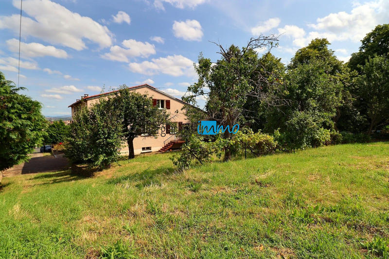 Maison - 222 m² - 9 pièces