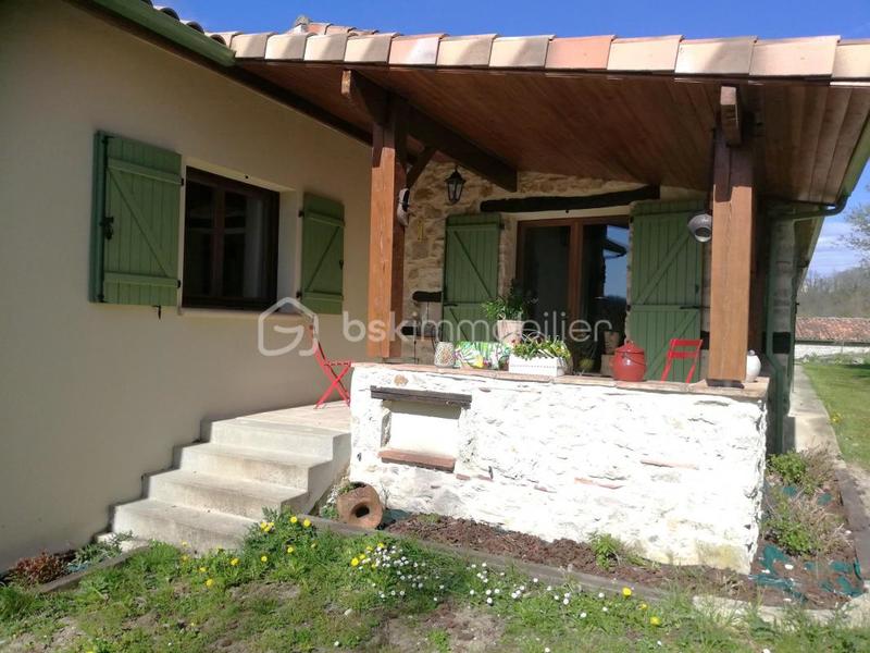 Propriété - 240 m² - 11 pièces