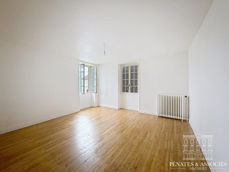 Maison - 156 m² - 7 pièces