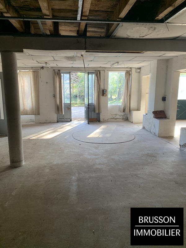 Appartement - 360 m² - 2 pièces