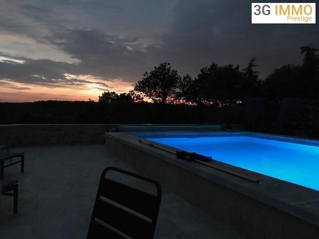 Maison en pierre - 272 m² - 9 pièces