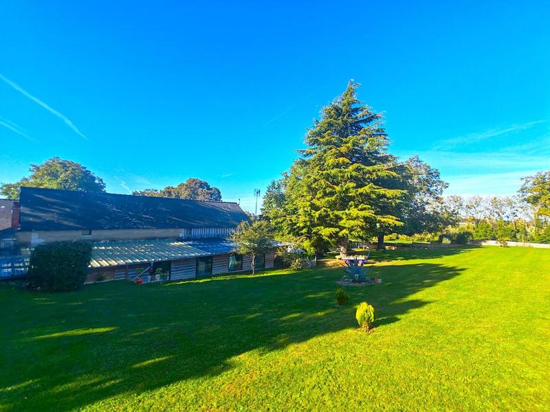 Maison - 200 m² - 8 pièces