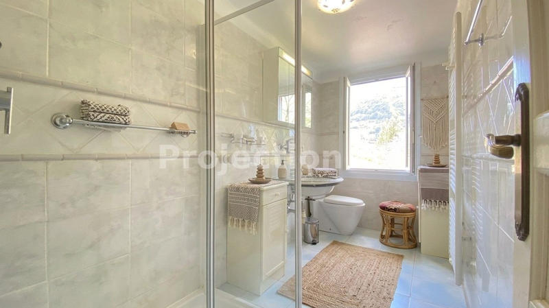 Maison - 195 m² - 8 pièces