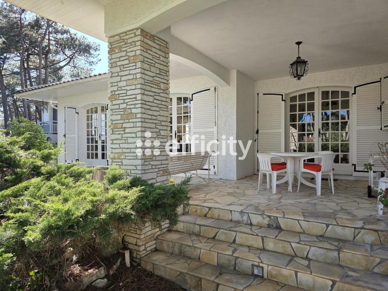 Pavillon - 194 m² - 8 pièces