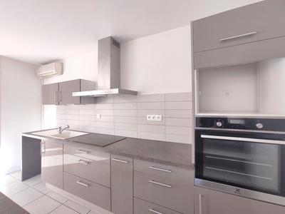 Appartement - 90 m² - 4 pièces