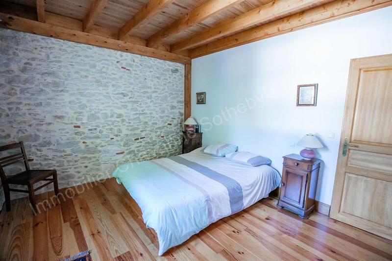 Château - 715 m² - 17 pièces