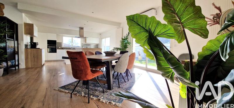 Maison - 228 m² - 6 pièces