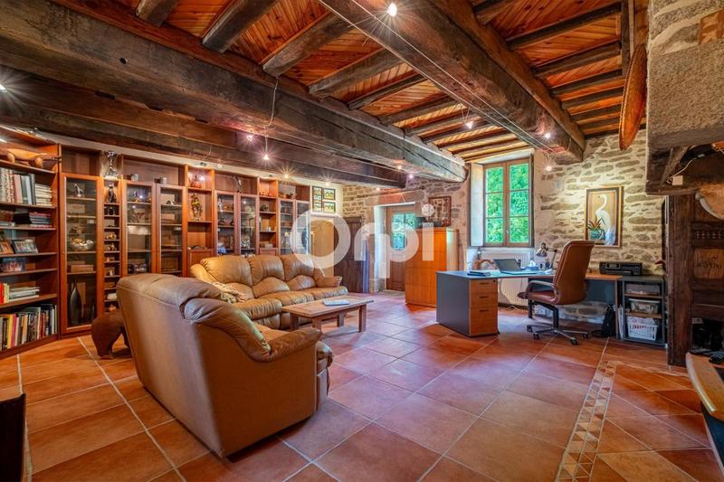 Propriété - 361 m² - 10 pièces