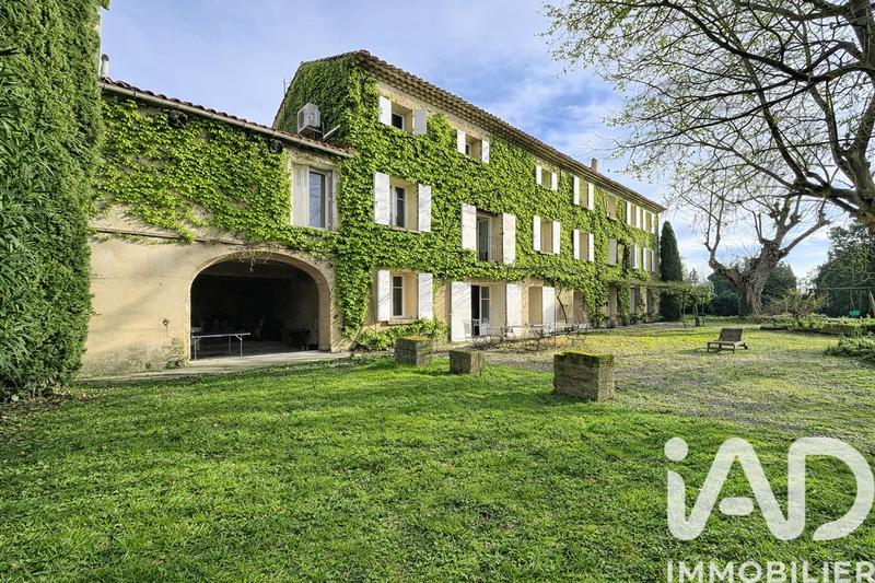 Maison - 460 m² - 13 pièces