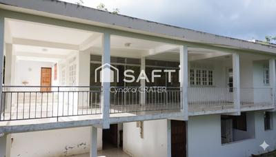 Maison - 254 m² - 4 pièces